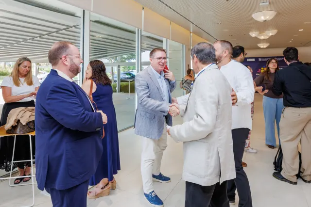 Espacio de bienvenida e intercambio entre representantes del ecosistema turístico de Mallorca.